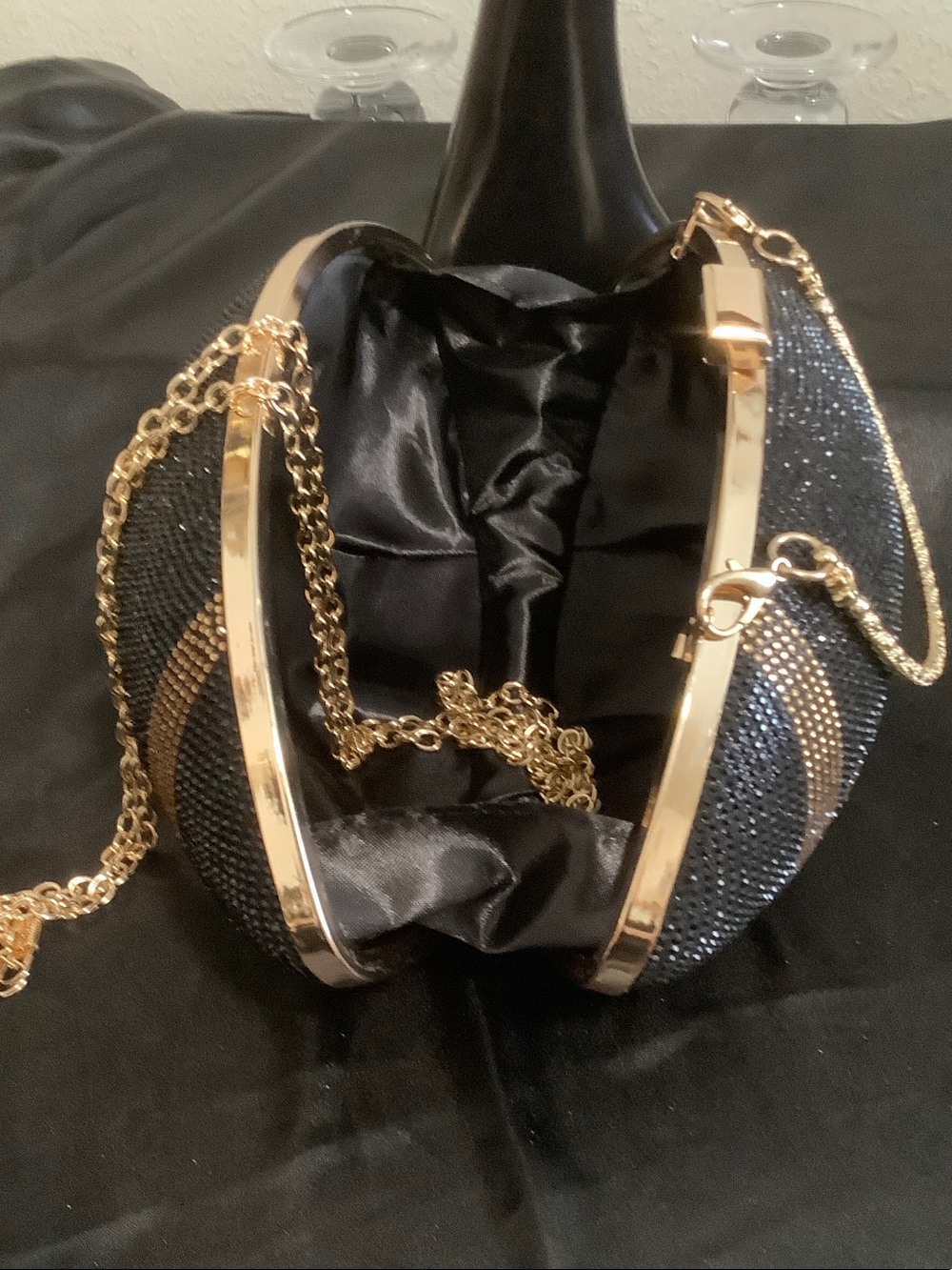 Black and Gold Sequin Evening Clutch Football - Picture 4 of 5